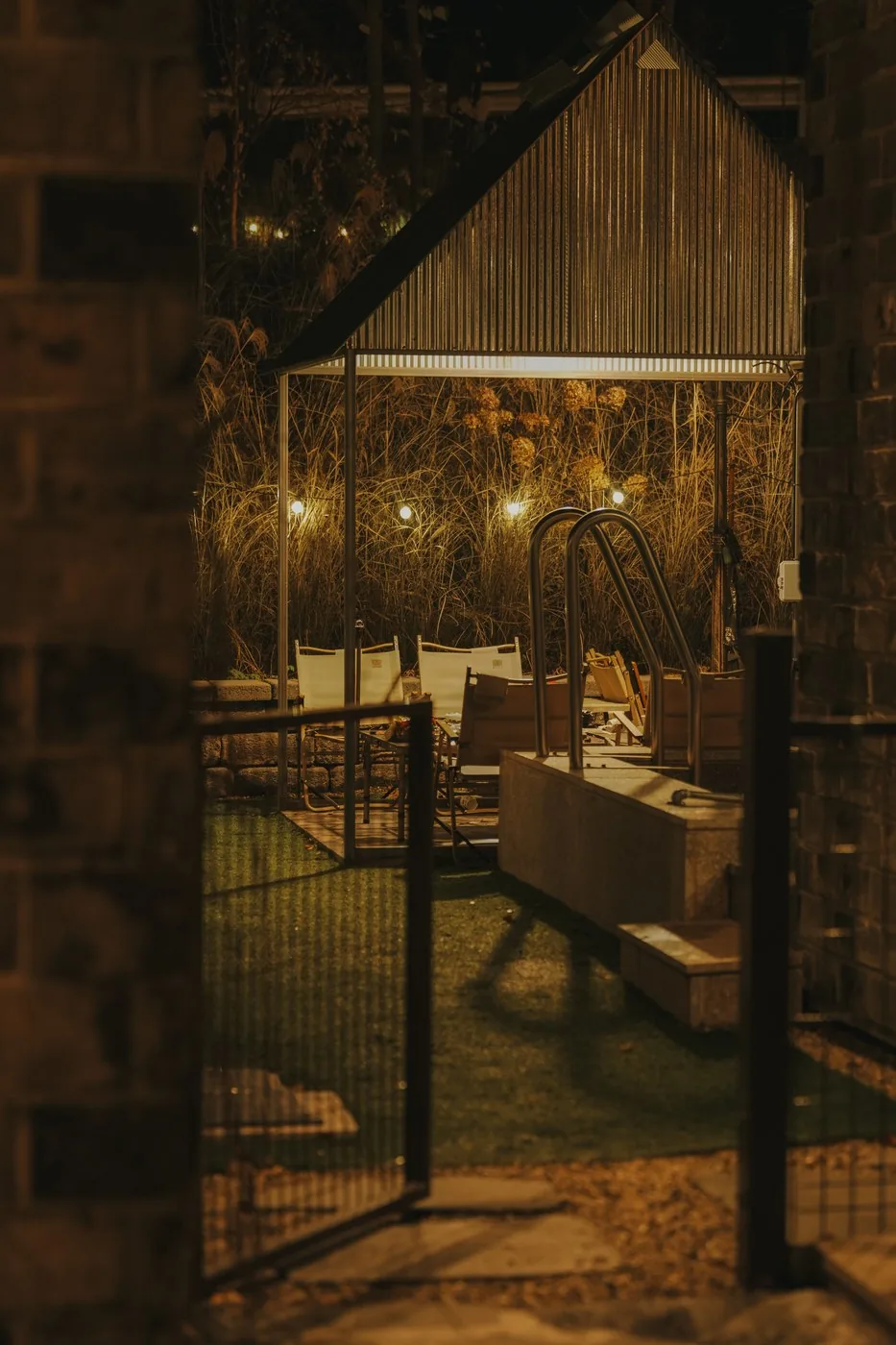 밤의 전용 마당